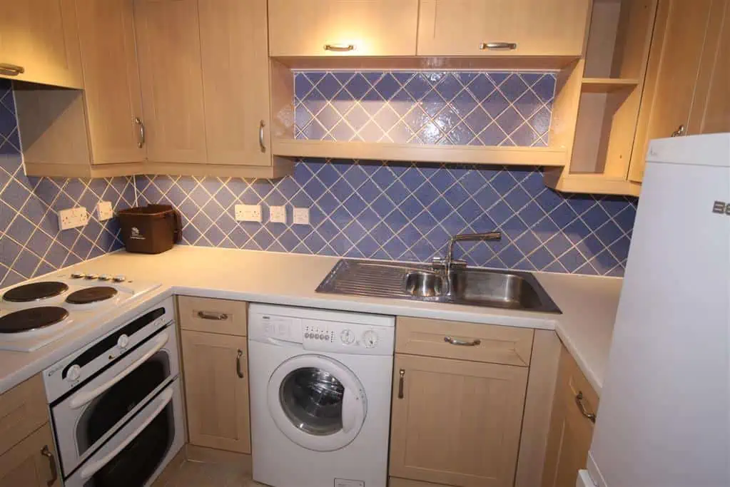12 Catherine Wheel Gardens Kitchen