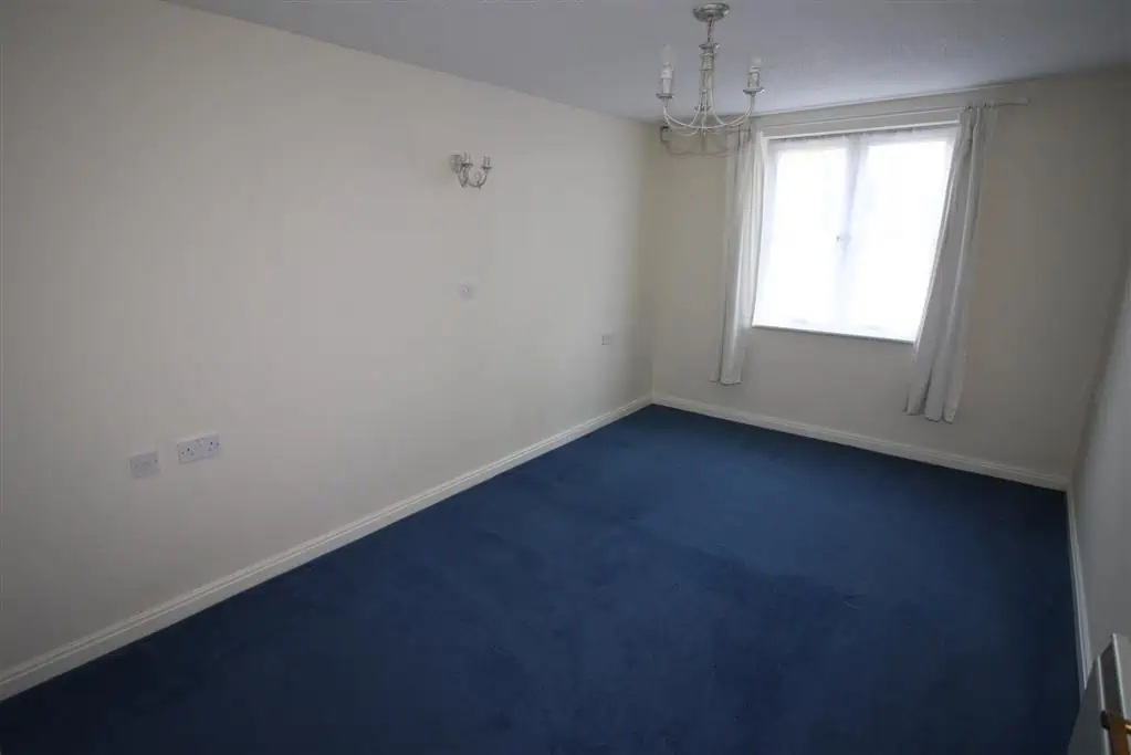 12 Catherine Wheel Gardens Lounge