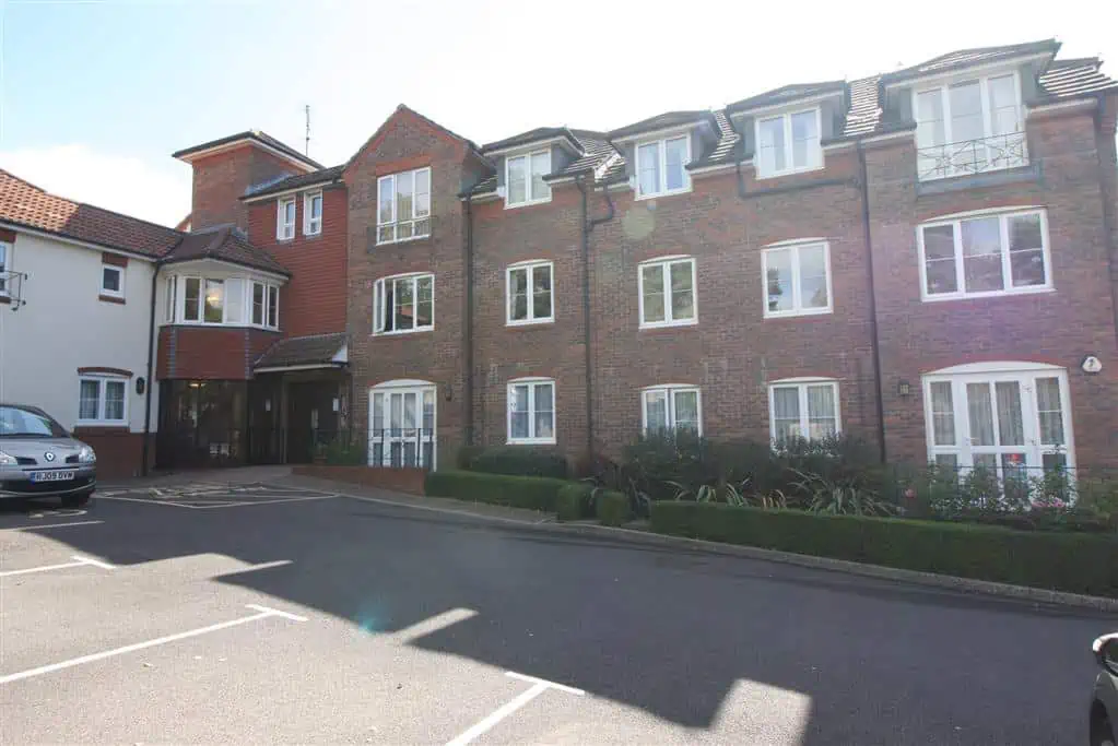 12 Catherine Wheel Gardens Front