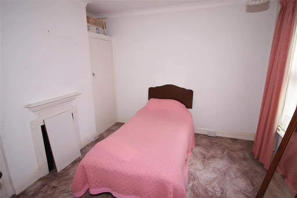 55 Jumpers Road Bedroom