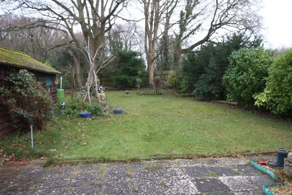 255 Fairmile Road Garden