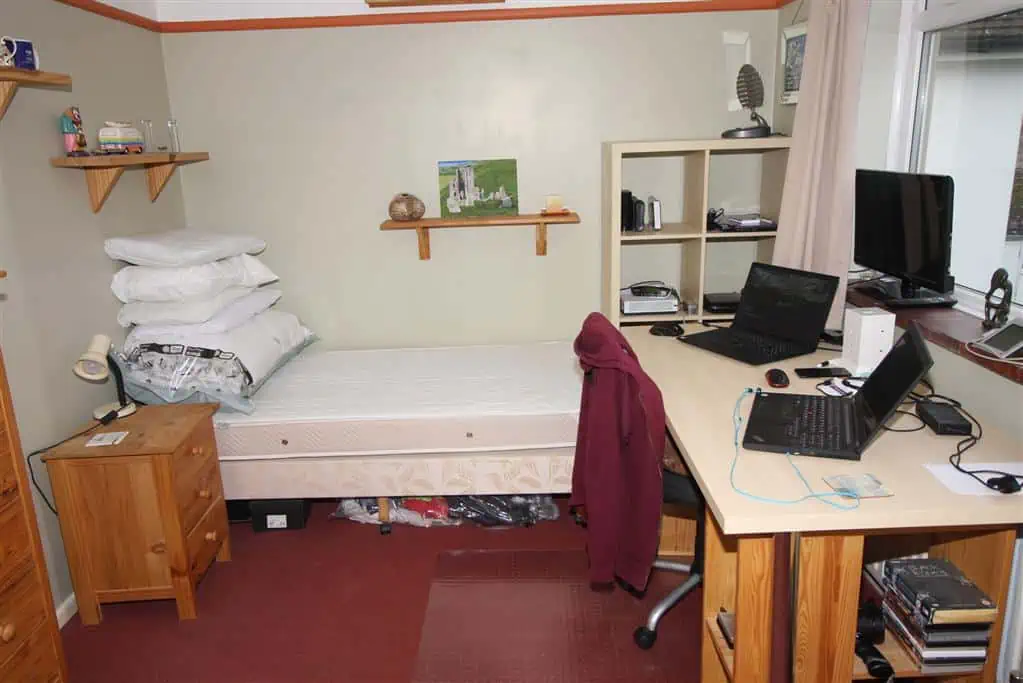255 Fairmile Road Bedroom