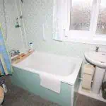 14 Riverlea Road Bathroom
