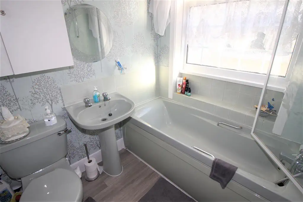 43 Albion Road Bathroom