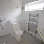 18 Catalina Close Wet room