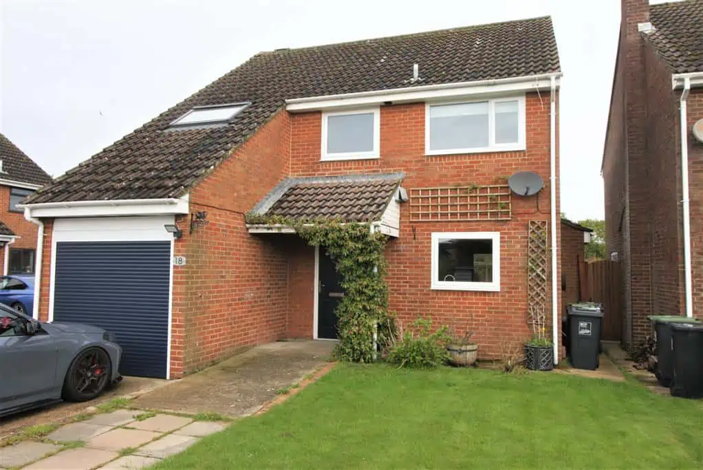 18 Catalina Close Front