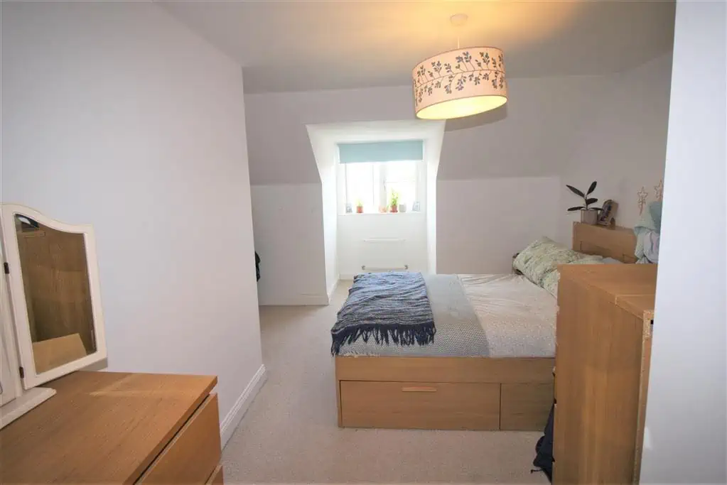 14 Parsonage Close Master Bedroom