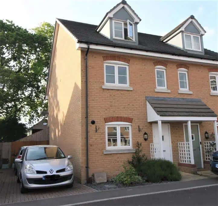 14 Parsonage Close Front