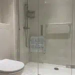 10 Fleur de lis Shower room