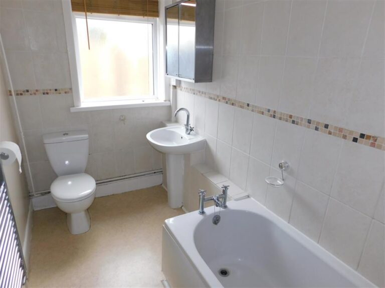 2 Portfield Road, Christchurch BH23 2AG Michael Adam Estate Agents