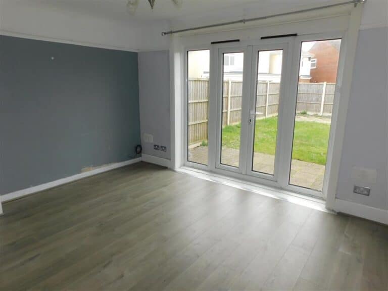 2 Portfield Road, Christchurch BH23 2AG Michael Adam Estate Agents