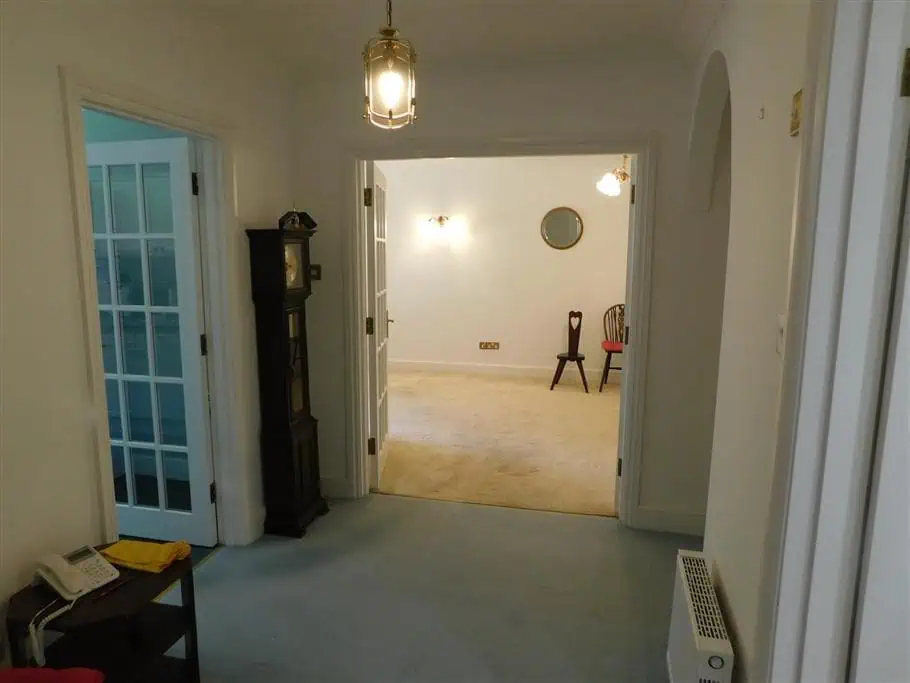 3 Kingfisher Court Hallway