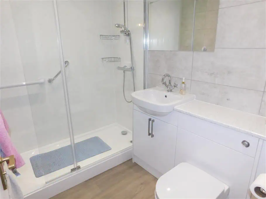 3 Kingfisher Court Shower room