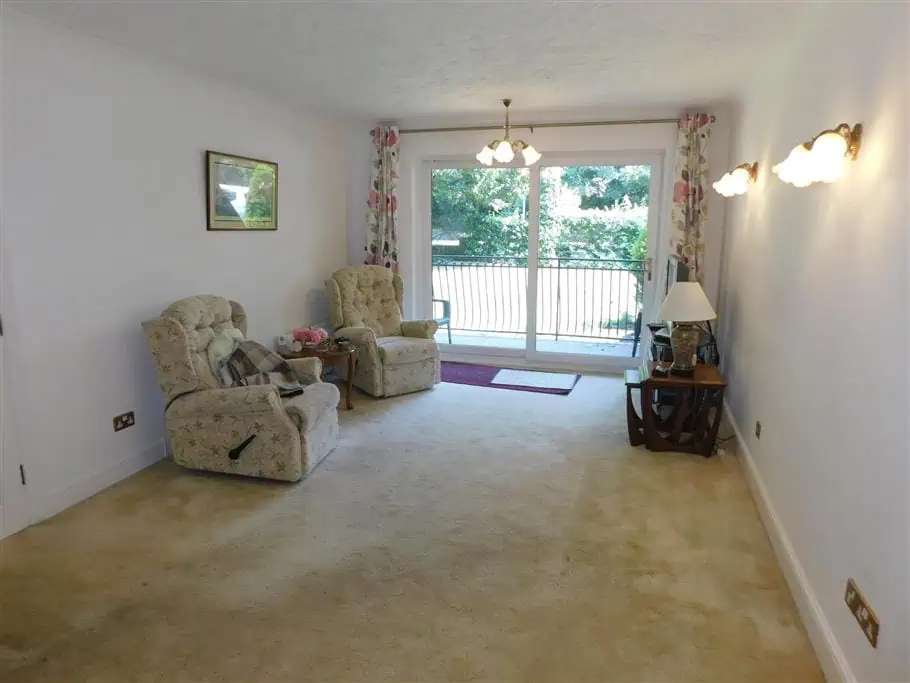 3 Kingfisher Court Lounge/Diner