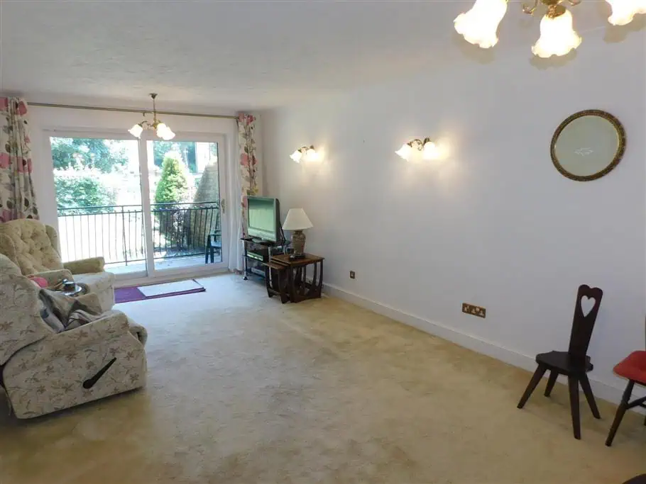 3 Kingfisher Court Lounge/Diner