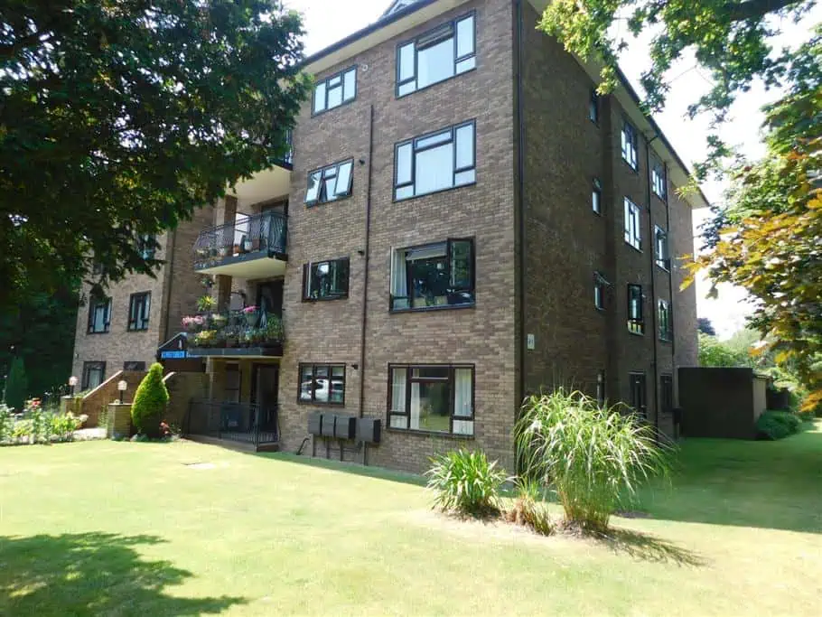3 Kingfisher Court Front