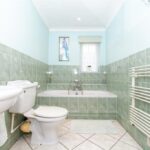 13 Stourcroft Drive Bathroom