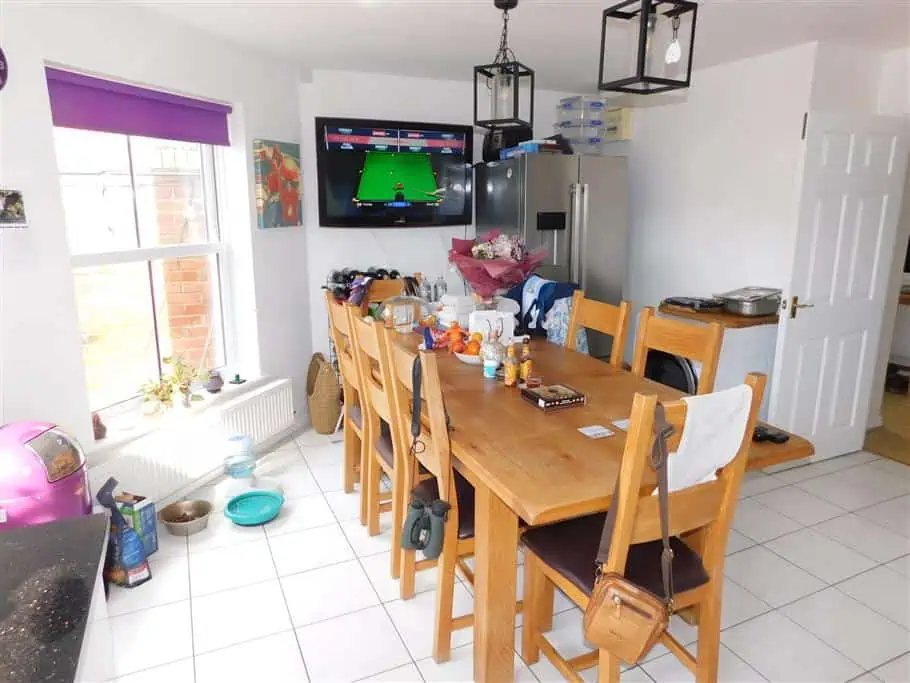 124 Fairmile Road Kitchen/Diner