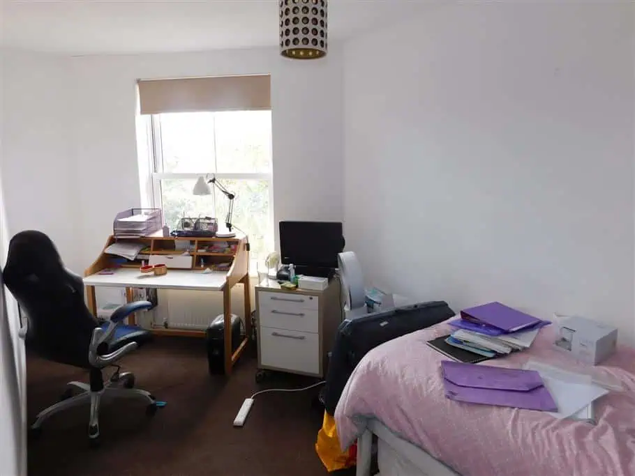 124 Fairmile Road Bedroom