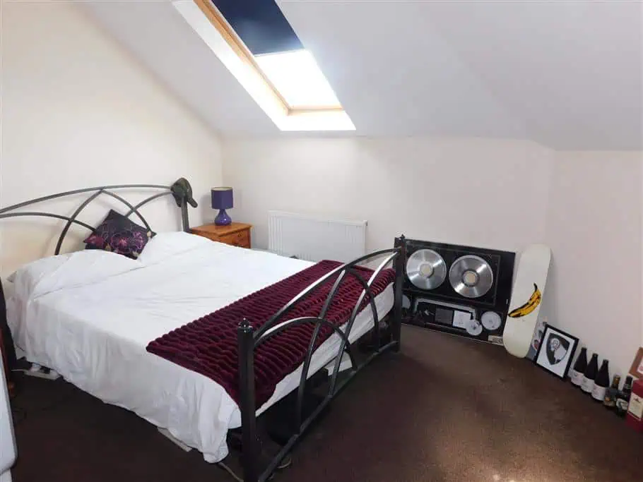 124 Fairmile Road Bedroom
