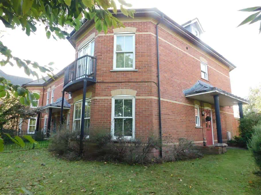 124 Fairmile Road Front
