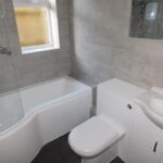 Flat 1 Fairmile Curt Bathroom