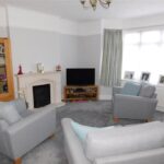 89 Jumpers Road Lounge