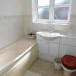 19 Rimbury Way Bathroom