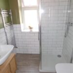 6 Darwin Court shower