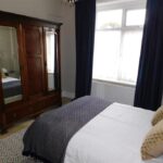 Flat 3 17 Belle Vue Crescent bedroom