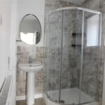 40 Elizabeth Avenue Shower room