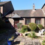 18 Willow Mead Front