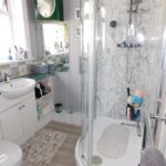 11 Kings Avenue Shower room