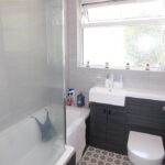 52 Huntingdon Gardens Bathroom