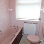 Flat 4 Oaktree Court Bathroom