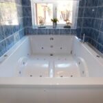 8 Rivermead Gardens Bathroom